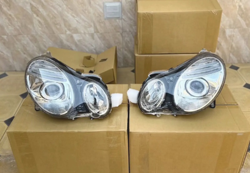 Передние фары от Mercedes Benz W211 DEPO